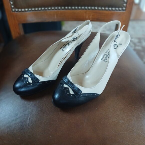 Smart leather pumps. New and unworn. - Picture 1 of 6